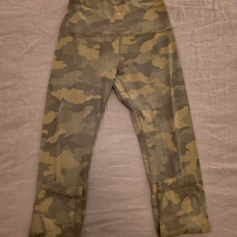 Lululemons Camo Align Legging Size 6
